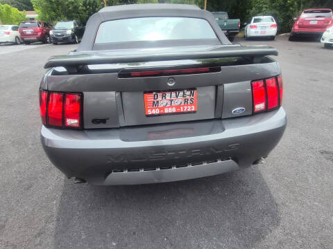 2004 Ford Mustang GT Deluxe