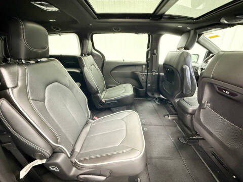 2027 Chrysler Pacifica Limited