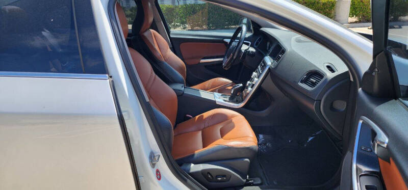 2015 Volvo S60 T6 Drive-E Platinum