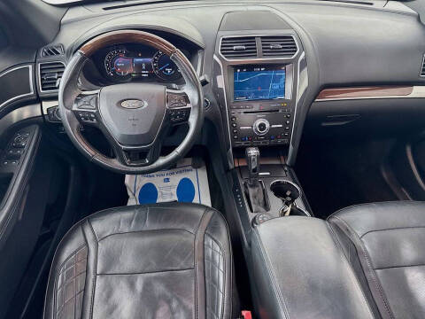 2017 Ford Explorer Platinum