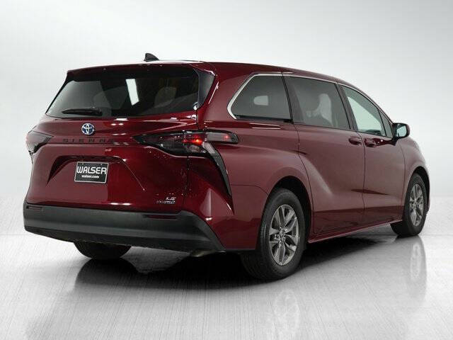2024 Toyota Sienna LE 8-Passenger