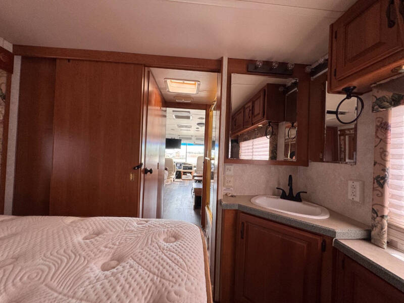 2001 Holiday Rambler Ambassador