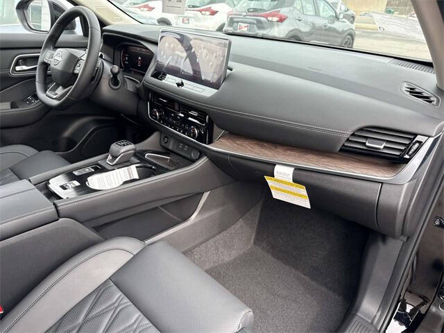 2025 Nissan Rogue Platinum