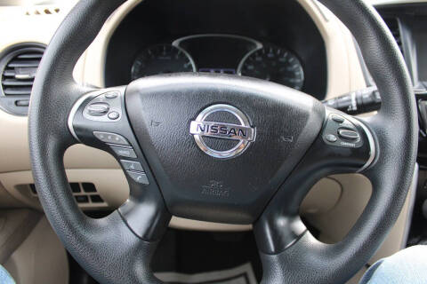 2017 Nissan Pathfinder Platinum