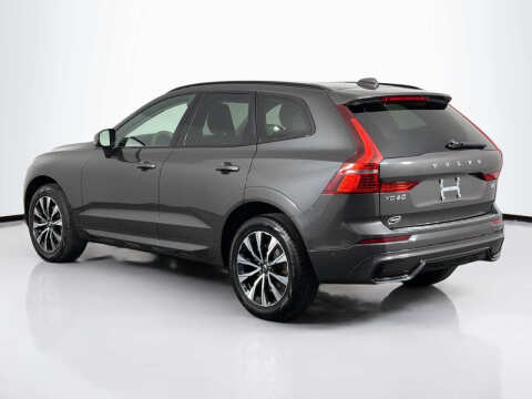 2023 Volvo XC60 B5 Plus Dark Theme