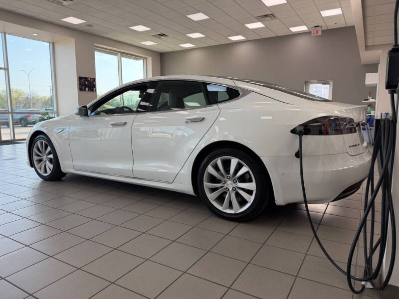 2016 Tesla Model S 90D