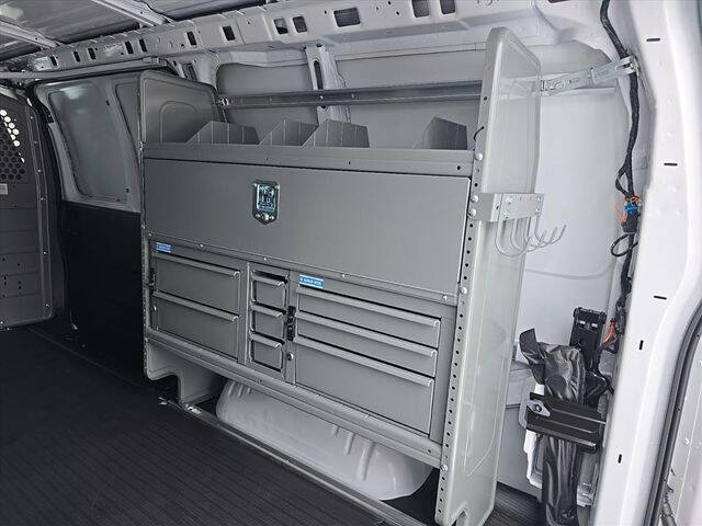 2025 Chevrolet Express 2500