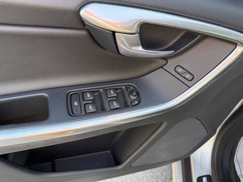 2015 Volvo XC60 T6