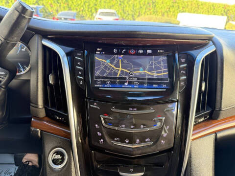 2018 Cadillac Escalade Standard