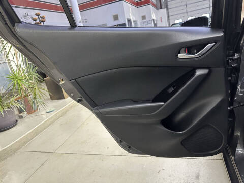 2017 Mazda MAZDA3 Sport