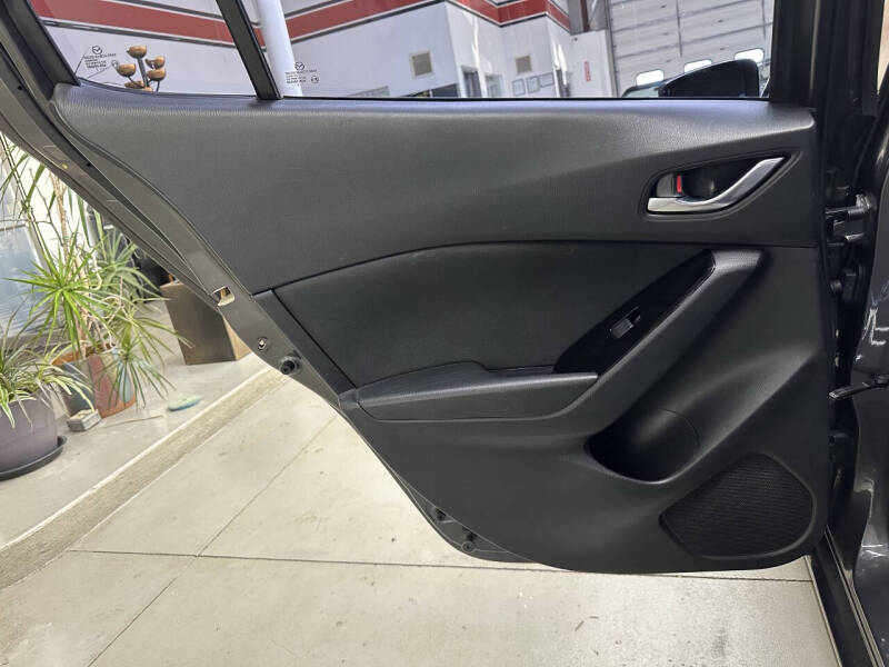 2017 Mazda MAZDA3 Sport