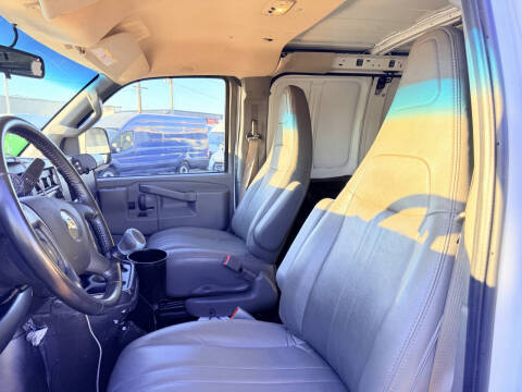 2023 Chevrolet Express 2500