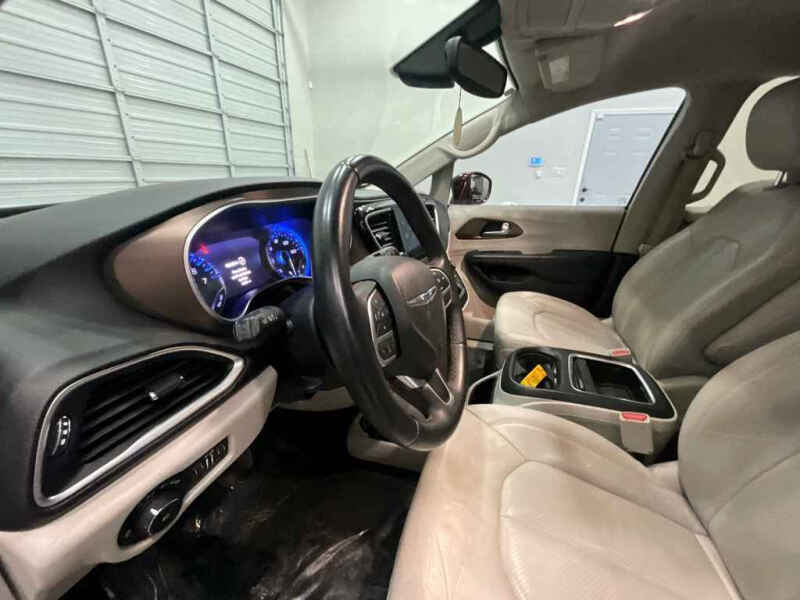 2017 Chrysler Pacifica Touring-L Plus