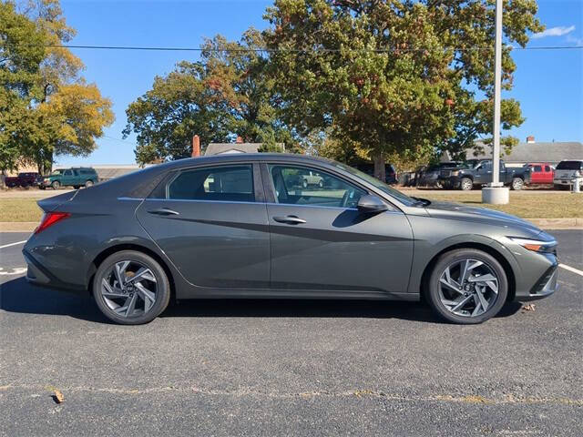 2025 Hyundai Elantra Hybrid Limited