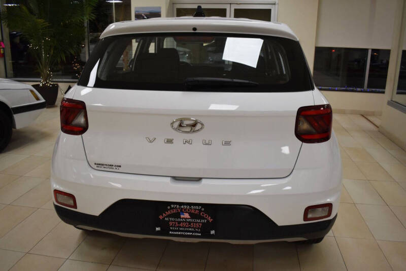 2021 Hyundai Venue SE