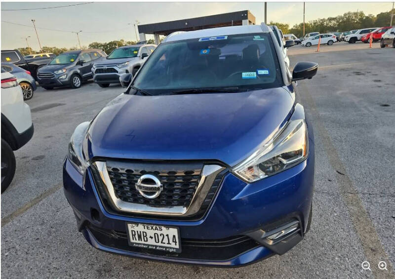 2019 Nissan Kicks SR