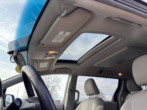 2017 Toyota Sienna XLE Premium 8-Passenger