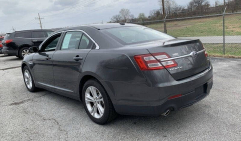 2016 Ford Taurus SEL
