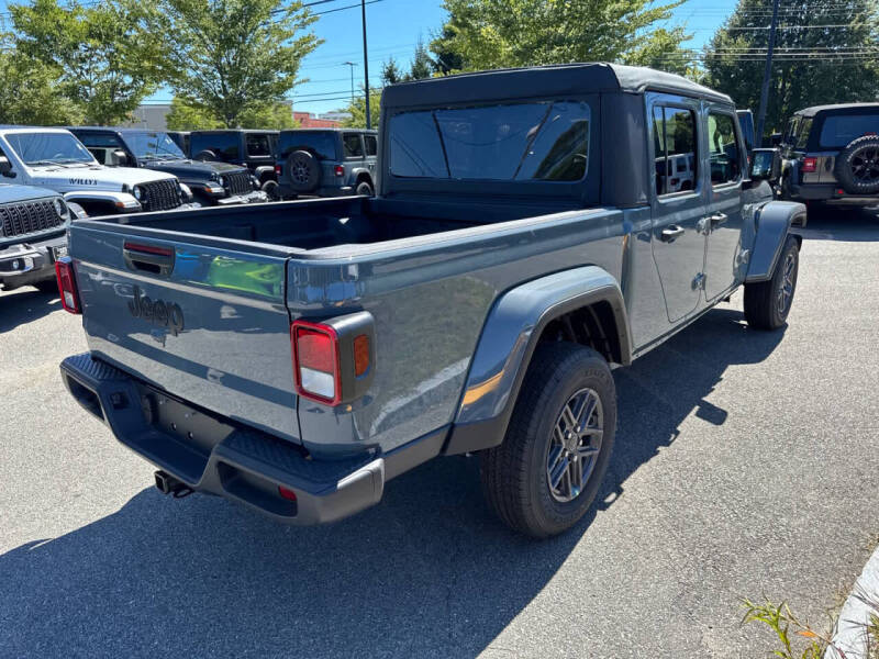 2025 Jeep Gladiator Sport S