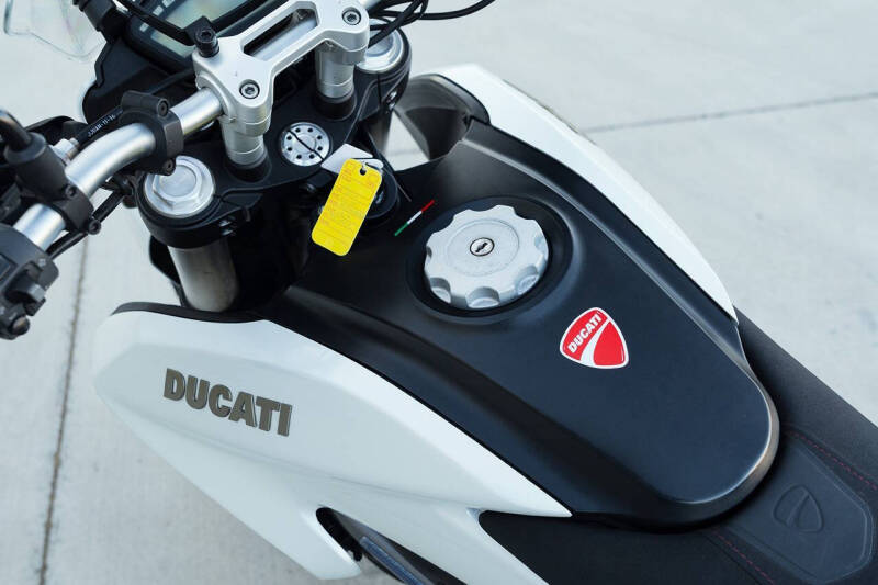 2013 Ducati Hypermotard 821