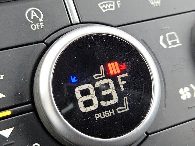 2023 Land Rover Defender 130 X-Dynamic SE