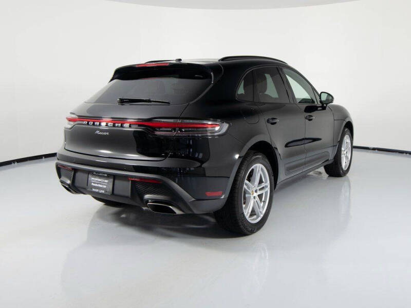 2025 Porsche Macan