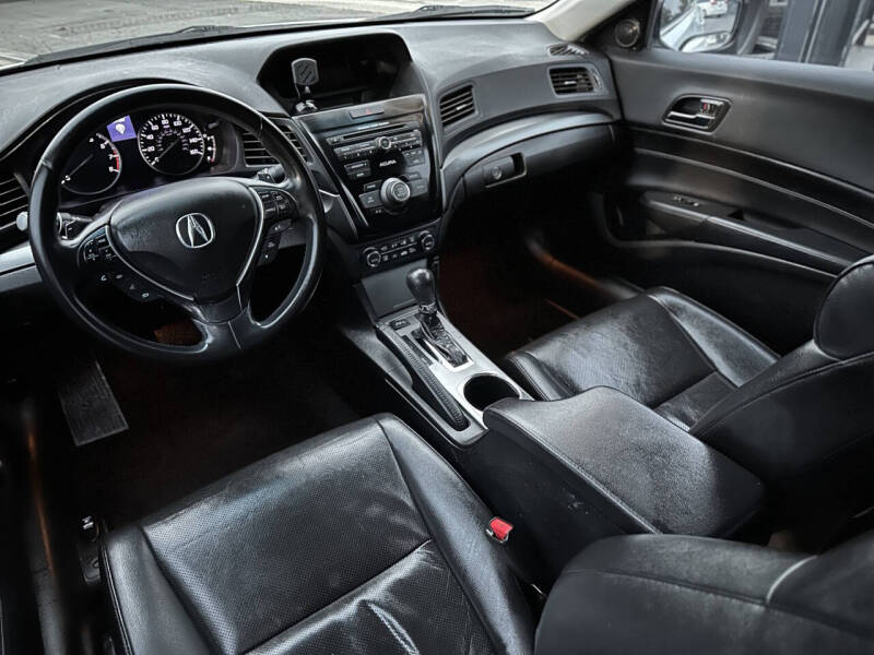 2013 Acura ILX 2.0L w/Premium