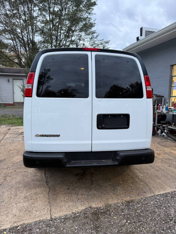 2017 Chevrolet Express LS 2500