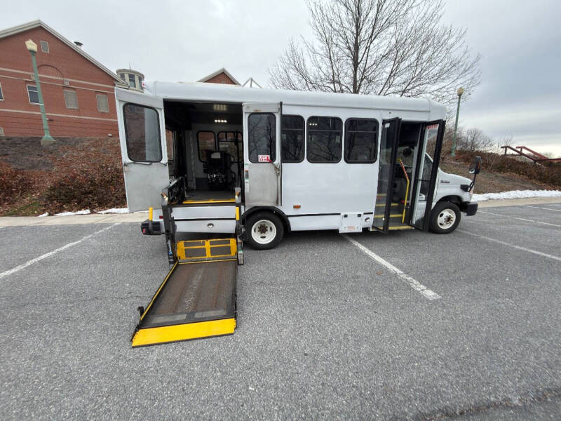 2018 Ford 12 pass- Shuttle Bus