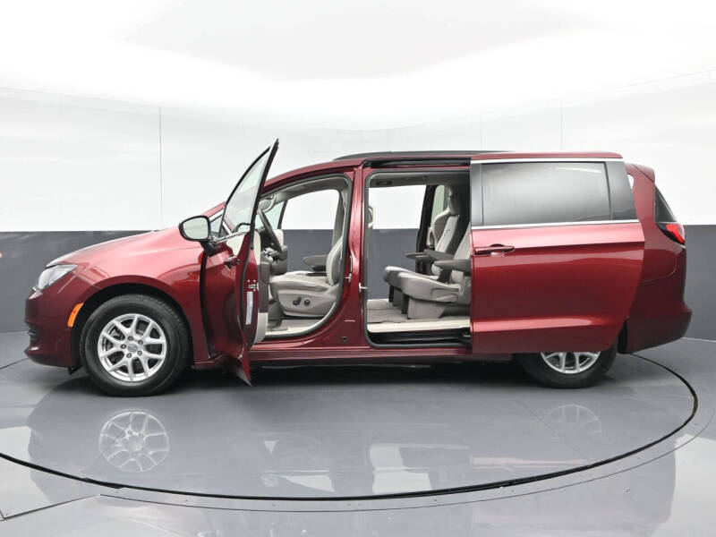 2020 Chrysler Voyager LXi