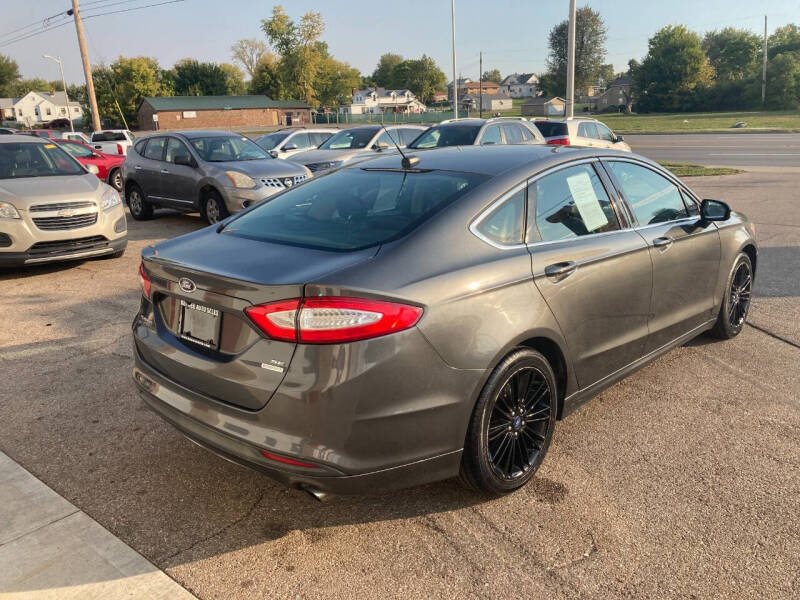 2016 Ford Fusion SE