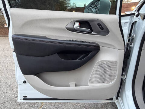 2020 Chrysler Pacifica Touring L