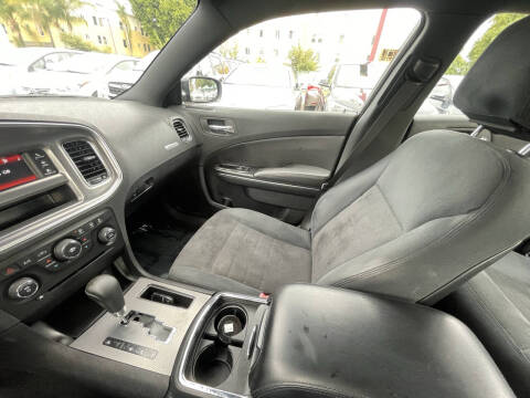 2011 Dodge Charger SE