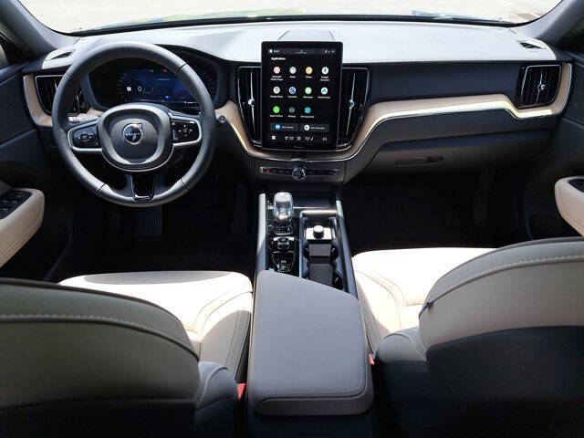 2026 Volvo XC60 B5 Plus