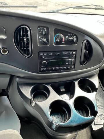 2006 Ford E-Series E-150 XLT