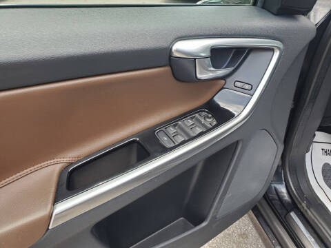2015 Volvo XC60 T5 Drive-E Premier