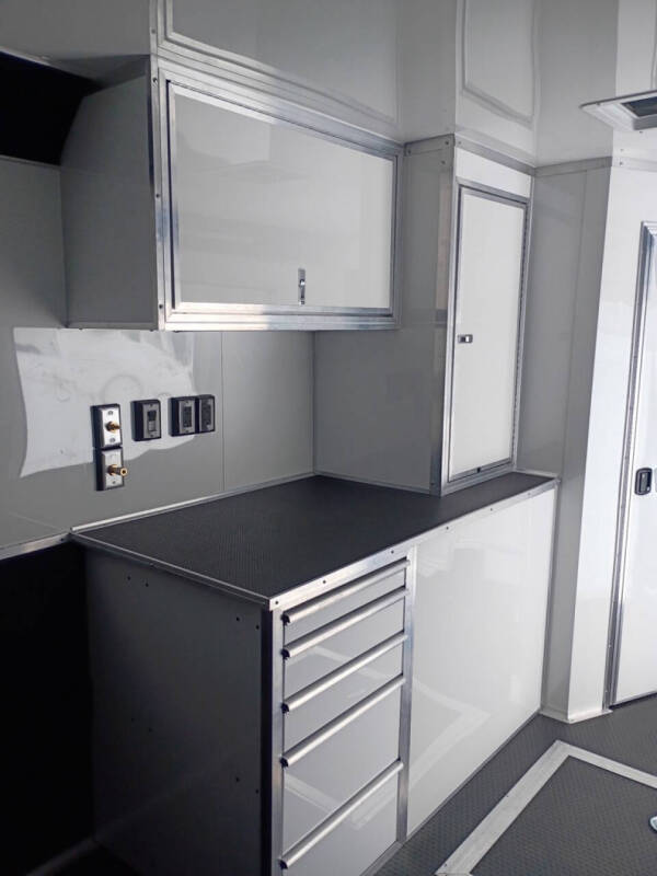 2026 Haulmark 8.5X34 BATHROOM