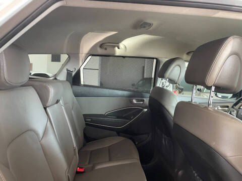 2017 Hyundai Santa Fe SE