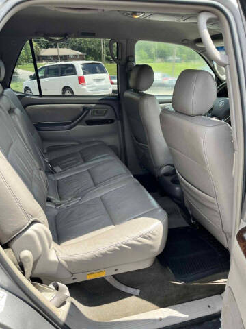 2005 Toyota Sequoia SR5