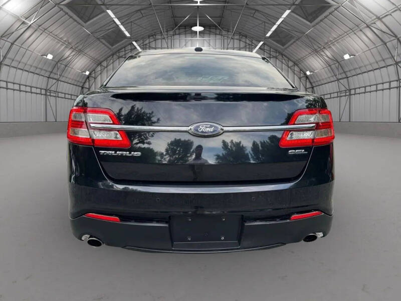 2016 Ford Taurus SEL