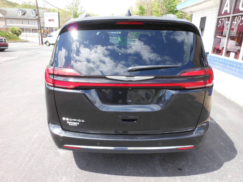 2022 Chrysler Pacifica Touring L