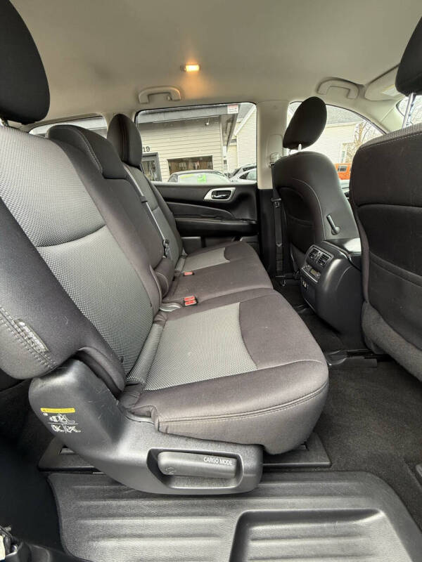 2019 Nissan Pathfinder SV