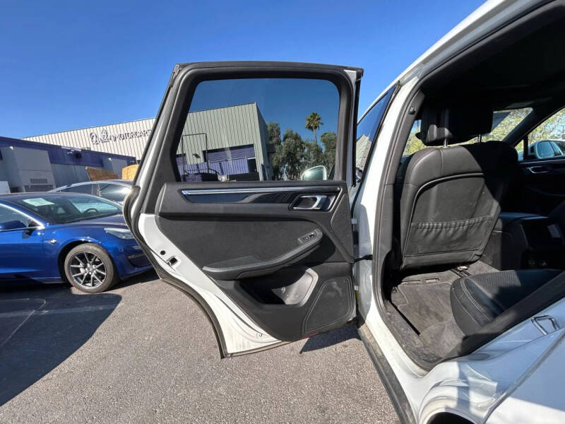 2015 Porsche Macan S