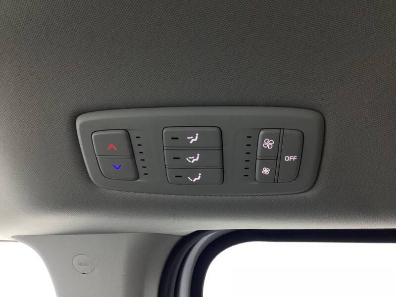 2023 Kia Carnival LX