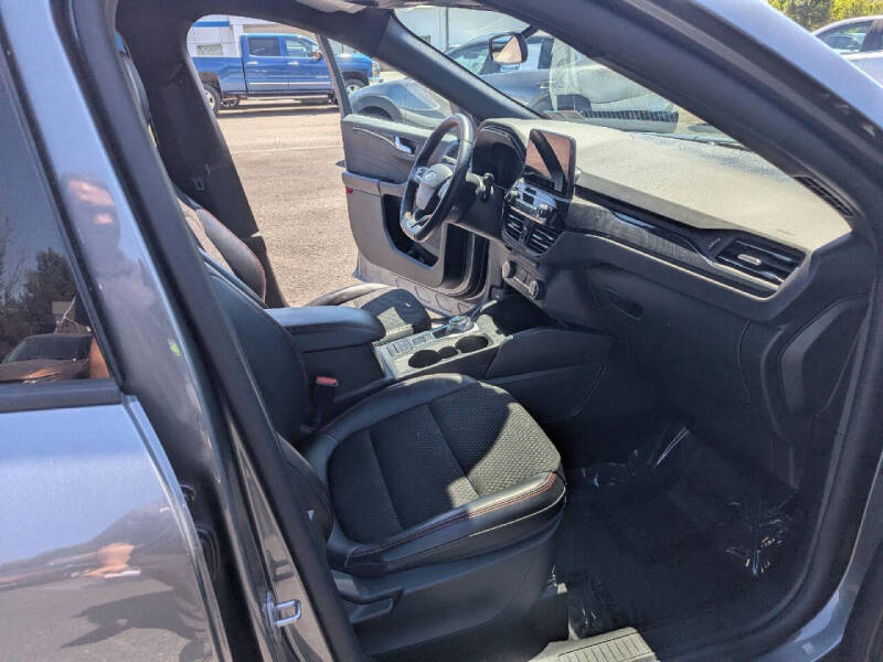 2025 Ford Escape ST-Line Select