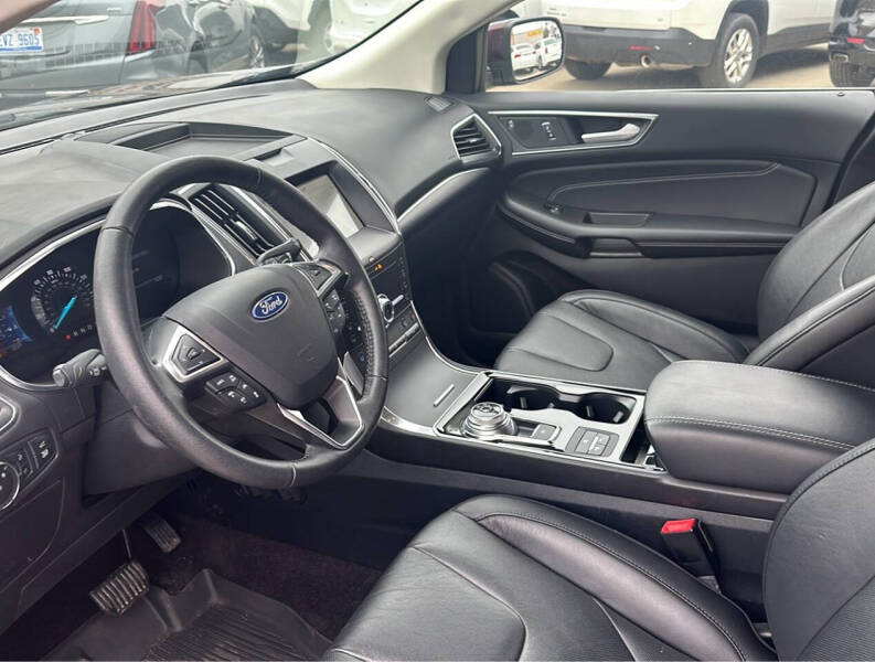 2020 Ford Edge Titanium