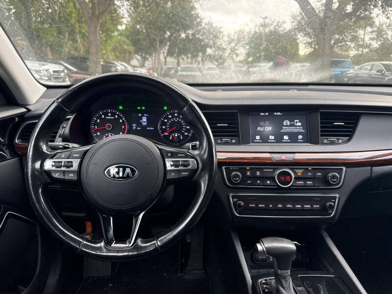 2019 Kia Cadenza Premium