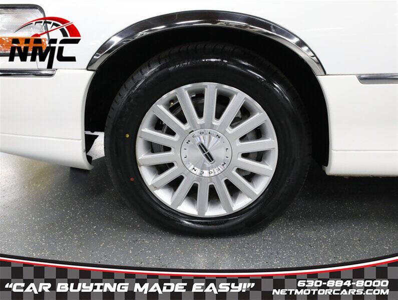 2003 Lincoln Town Car Executive