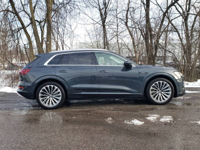 2019 Audi e-tron quattro Prestige