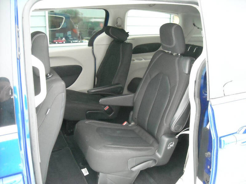 2021 Chrysler Voyager LX